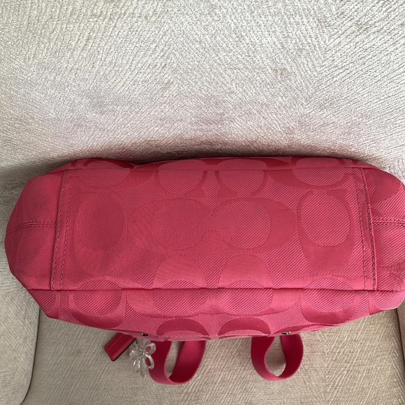 Coach Kyra Signature Daisy Tote Bag - Picture 7 of 15